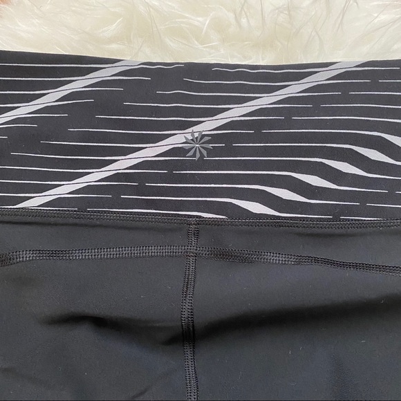 Athleta | Black Leggings — Patterned with Stash Pockets | Size Small - Picture 4 of 6